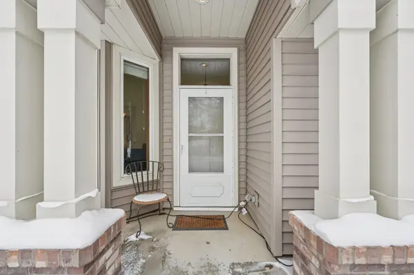 1108 Stratford LN, Burnsville, MN 55337