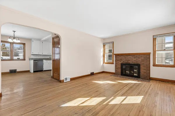21 7th AVE N, Hopkins, MN 55343