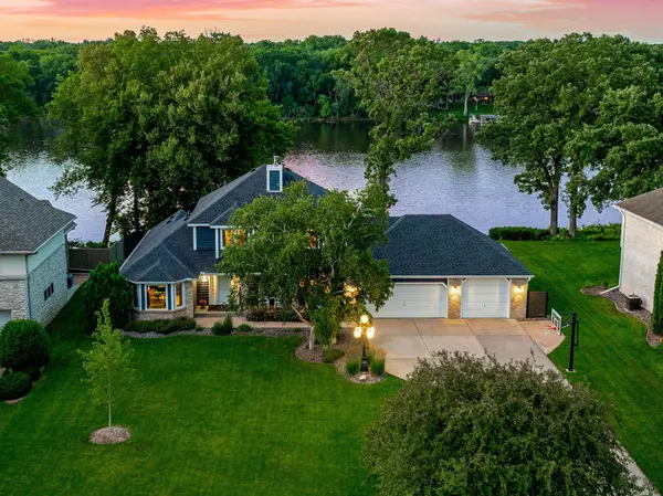 701 W River Pkwy, Champlin, MN 55316