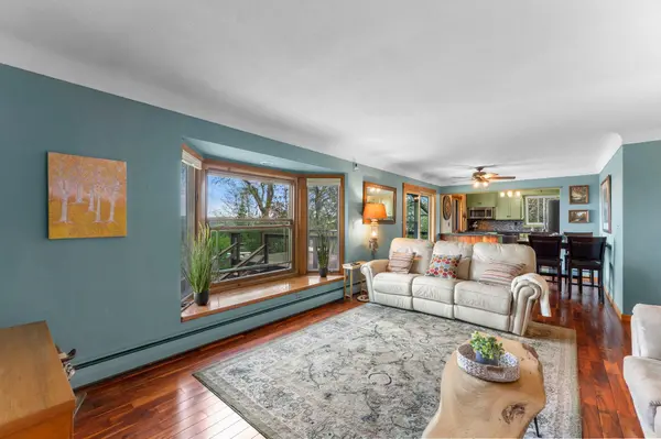 1002 Terrace LN, South Saint Paul, MN 55075