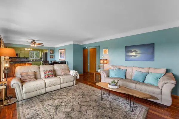 1002 Terrace LN, South Saint Paul, MN 55075