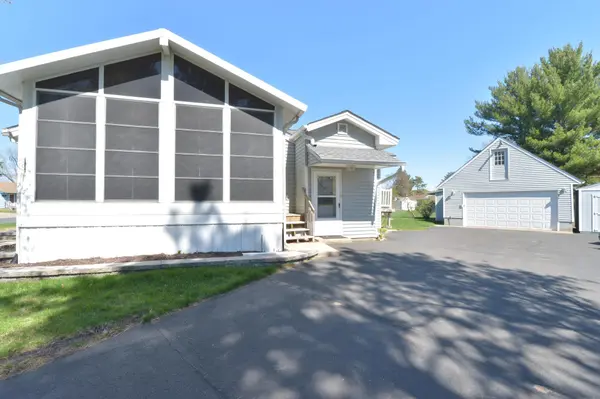 215 Keith RD,  Circle Pines,  MN 55014