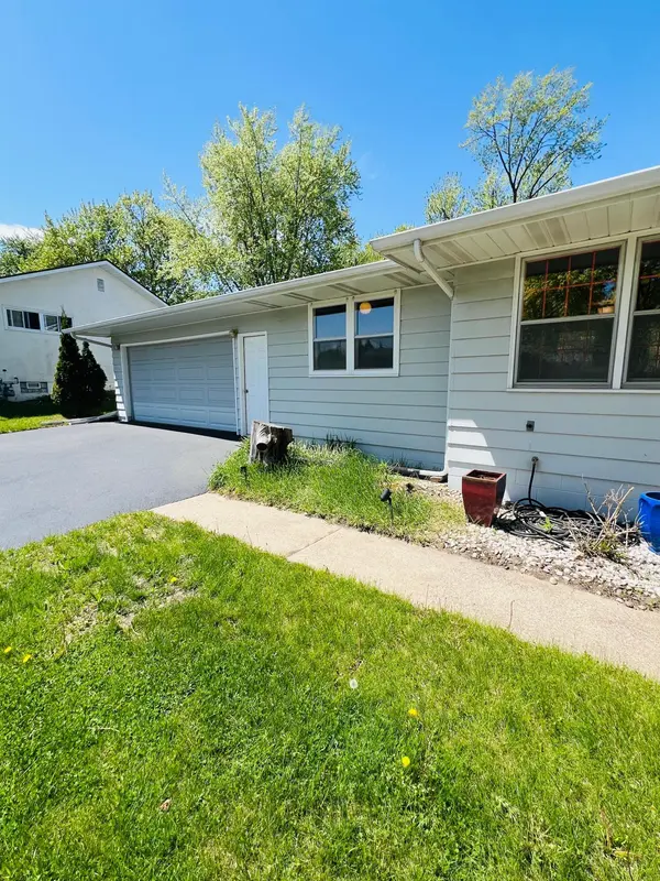 7447 Cloman WAY, Inver Grove Heights, MN 55076
