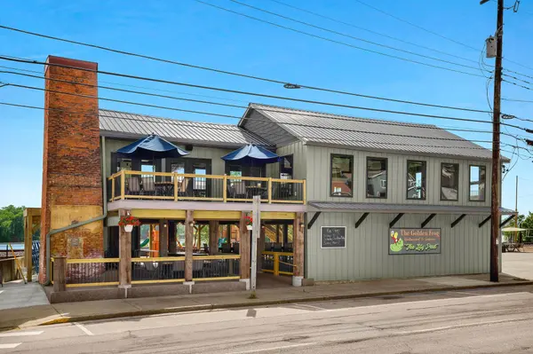 115 N Shore DR, Fountain City, WI 54629