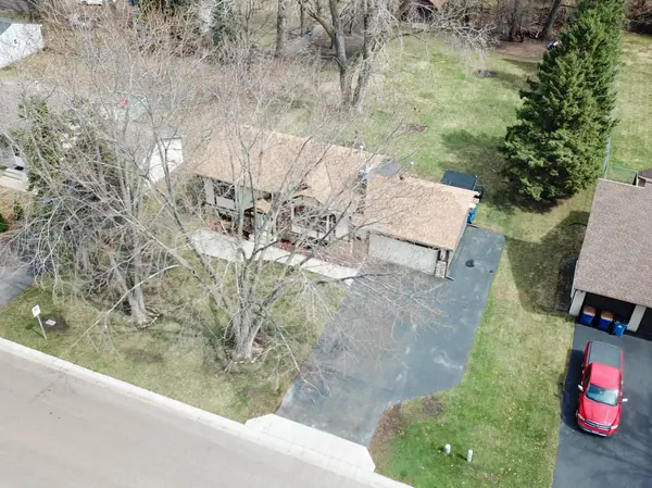 3080 Greenbrier ST, Little Canada, MN 55117