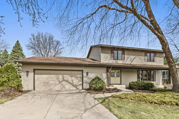 1181 Karth Lake DR, Arden Hills, MN 55112