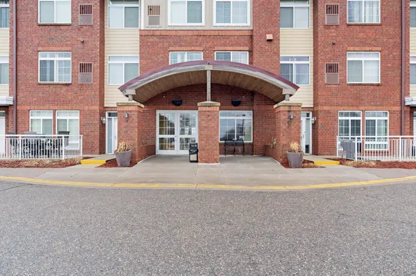 649 Old Highway 8 NW #227, New Brighton, MN 55112