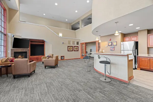 649 Old Highway 8 NW #227, New Brighton, MN 55112