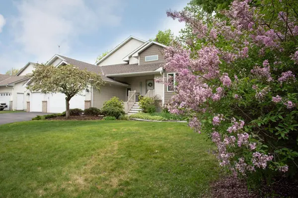 601 Sterling ST S, Maplewood, MN 55119
