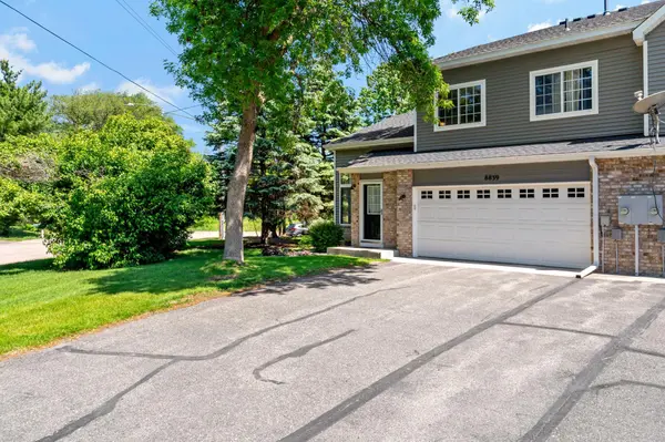 8839 Hastings CIR NE, Blaine, MN 55449