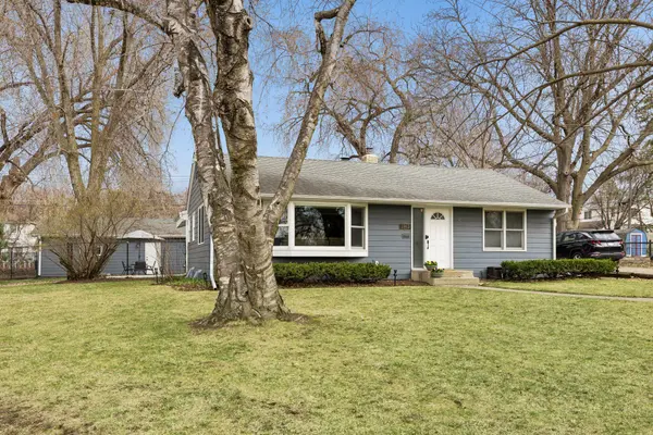 1963 Yorkshire CT, Saint Paul, MN 55116