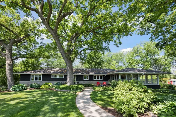 100 Ottawa AVE S, Golden Valley, MN 55416