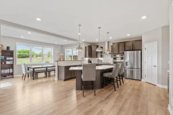 1578 Edgebrook LN, Carver, MN 55315