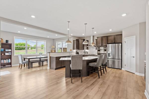 1578 Edgebrook LN, Carver, MN 55315