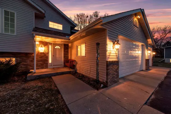 670 6th ST SE, Cokato, MN 55321
