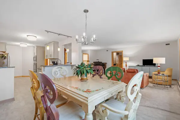 6051 Laurel AVE #211, Golden Valley, MN 55416