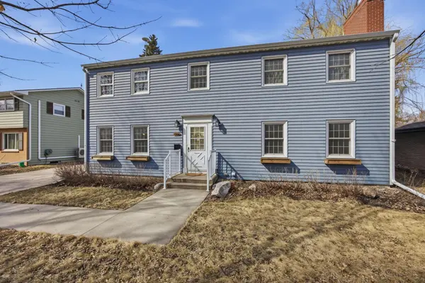 1306 Elm ST N, Fargo, ND 58102