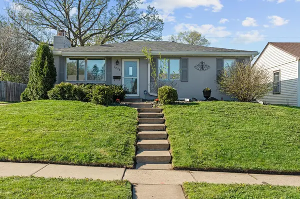 1956 3rd ST E, Saint Paul, MN 55119