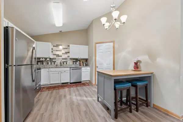 9821 Zinnia LN N, Maple Grove, MN 55369