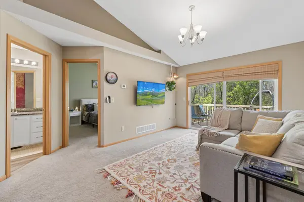 9821 Zinnia LN N, Maple Grove, MN 55369