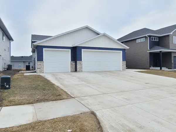 2308 36th AVE S, Moorhead, MN 56560