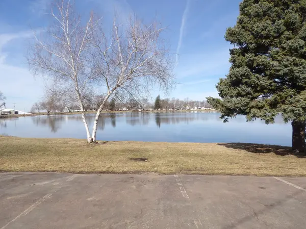 160 1/2 Broadway ST N, Alden, MN 56009