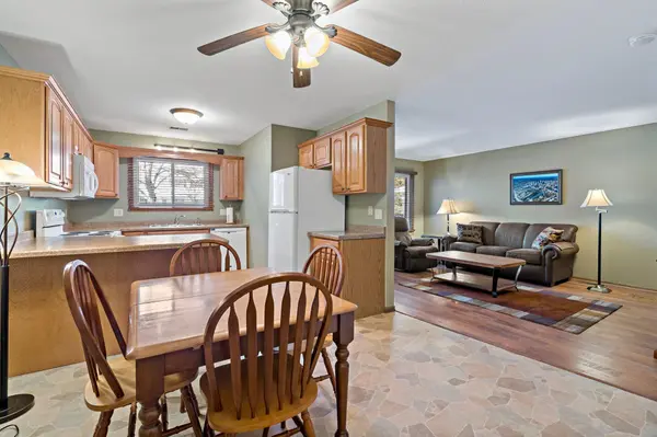 7570 15th Street LN N, Oakdale, MN 55128