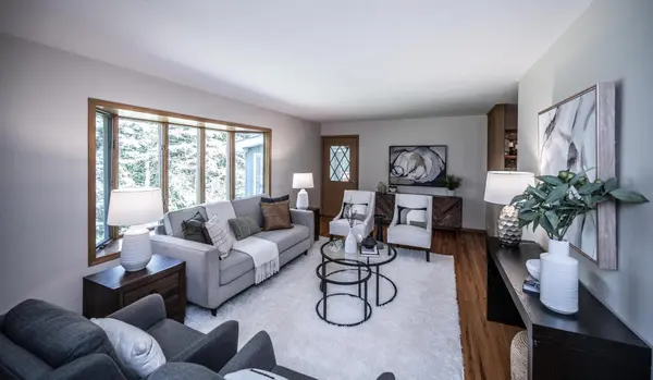 5409 Miracle LN, Minnetonka, MN 55345