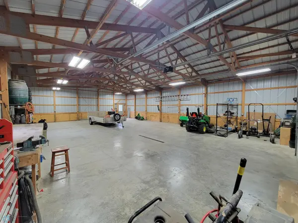 547 Wall AVE, Horace, ND 58047