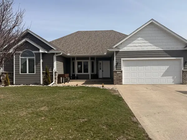 211 8th AVE NW, New Prague, MN 56071