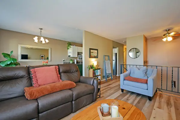 711 E 145th ST, Burnsville, MN 55337
