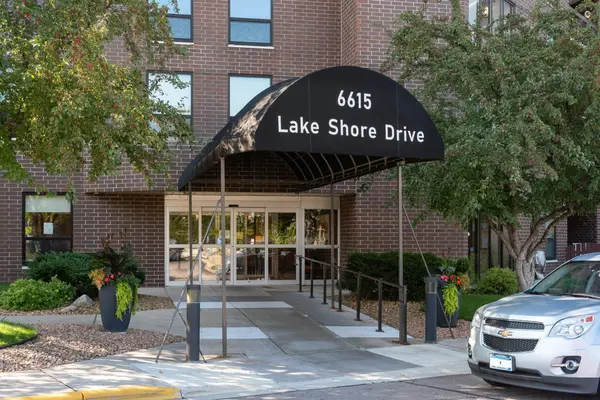 6615 Lake Shore DR S #705, Richfield, MN 55423