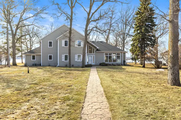 51292 Pelican Point DR, Detroit Lakes, MN 56501