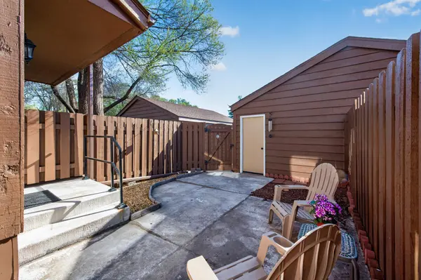 2457 Crestwood DR, North Saint Paul, MN 55109