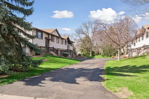 606 Donegal CIR, Shoreview, MN 55126
