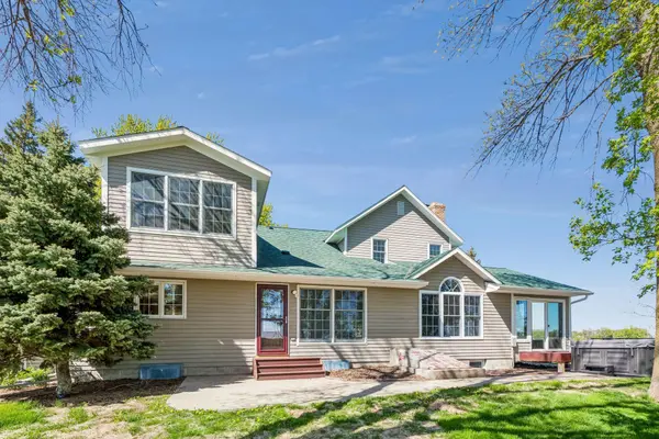 18825 County Road 50, Hamburg, MN 55339