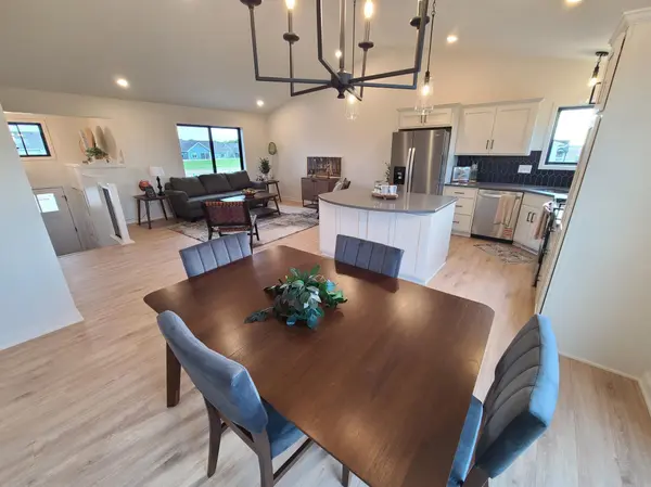 907 13th ST NW, Kasson, MN 55944