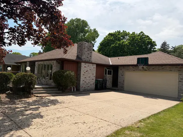 2924 Roosevelt ST NE,  Saint Anthony,  MN 55418