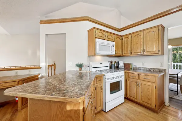 212 Greenbriar LN, Buffalo, MN 55313