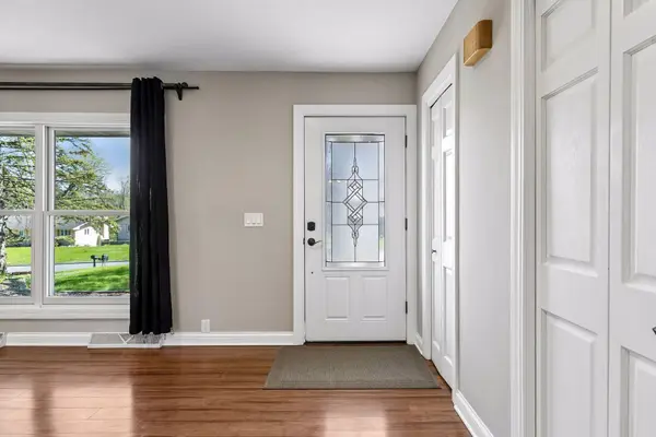 304 Valley High RD, Burnsville, MN 55337