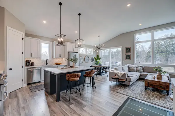 1446 Lee CIR, Hudson, WI 54016