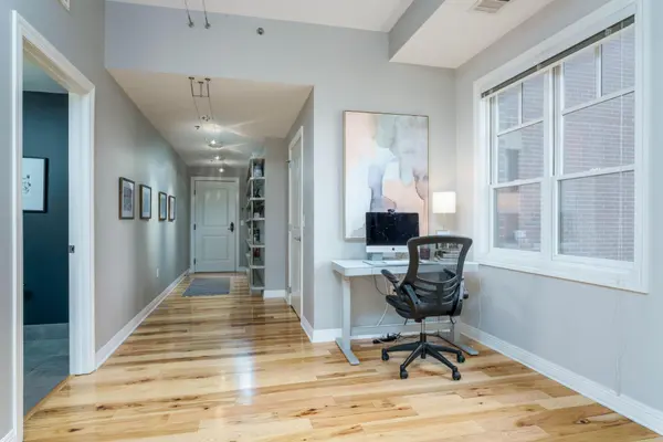 370 Marshall AVE #209, Saint Paul, MN 55102