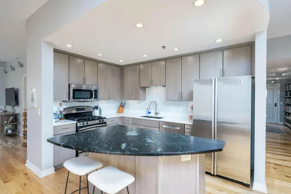 370 Marshall AVE #209, Saint Paul, MN 55102