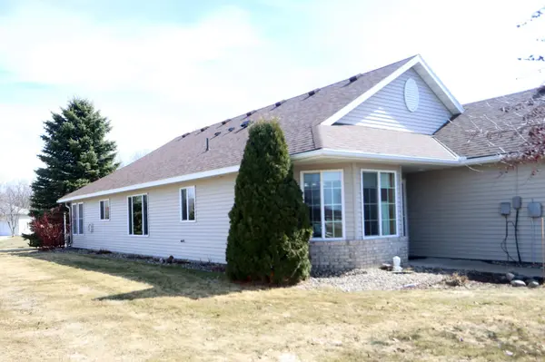 601 Cottonwood AVE N, Litchfield, MN 55355
