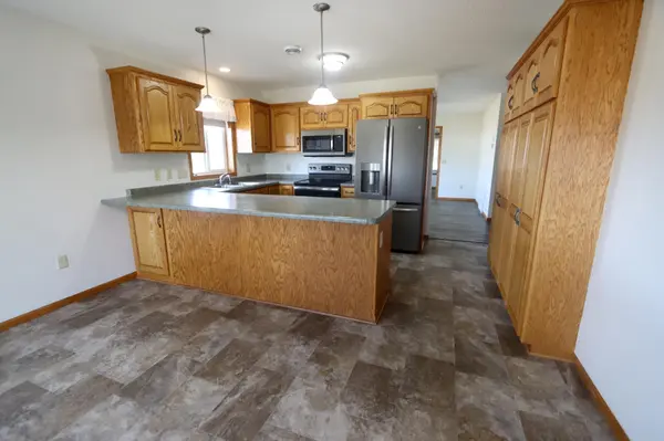 601 Cottonwood AVE N, Litchfield, MN 55355