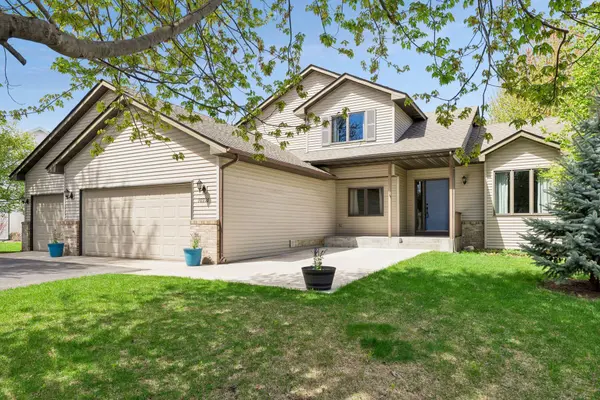 10916 Timberline DR N, Champlin, MN 55316