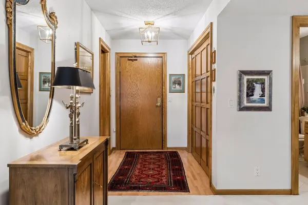 8430 Pennsylvania RD #113, Bloomington, MN 55438