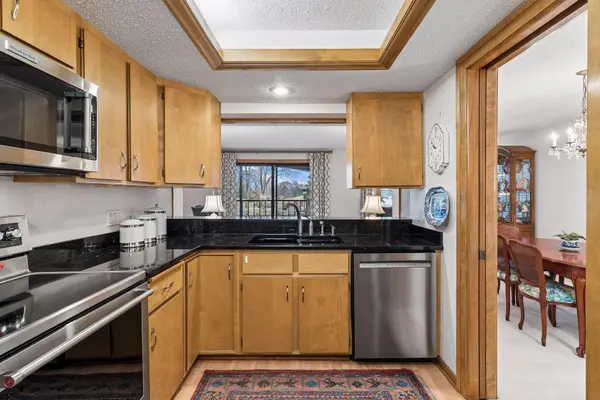 8430 Pennsylvania RD #113, Bloomington, MN 55438