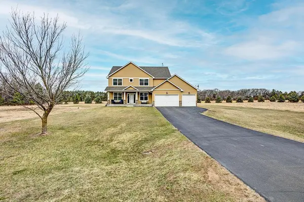 10551 Lanesboro WAY, North Branch, MN 55056