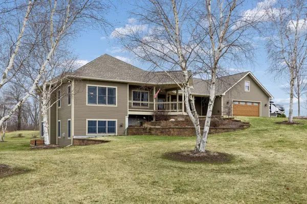 677 Kinney RD, Hudson, WI 54016